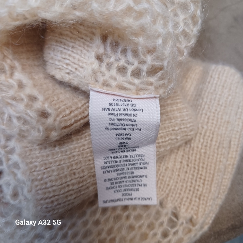 Free People Cream Knit Sweater Size M - Picture 11 of 11